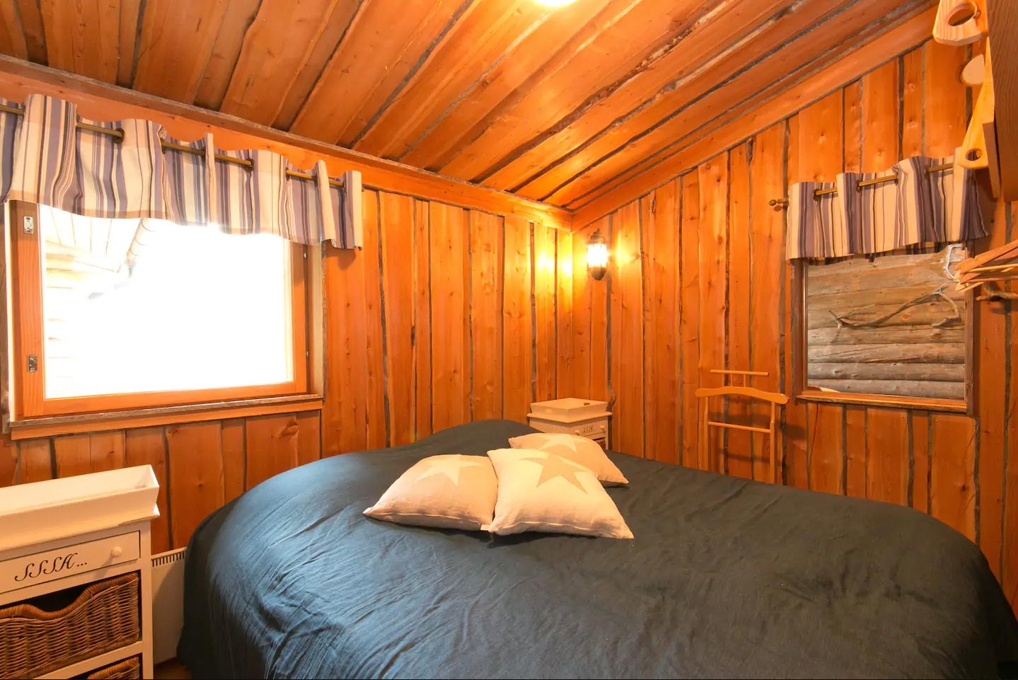 ankkalinna-majoitus-pyhatunturi-15 Makuuhuone pyhätunturin majoituksessa