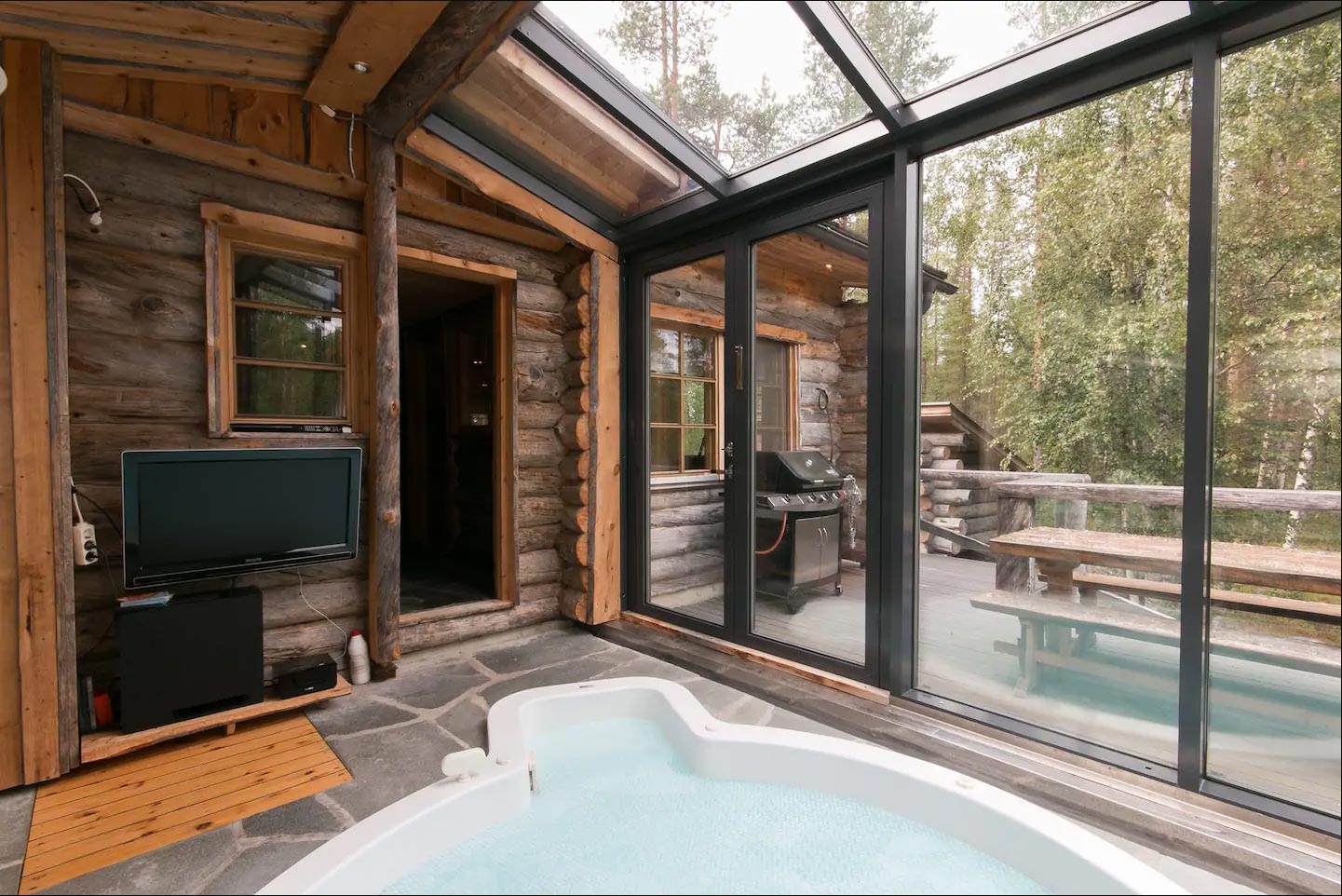 ankkalinna-majoitus-pyhatunturi-23 Pyhätunturin majoituksen poreallas